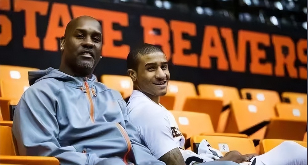 在球迷圈和 在球迷圈和